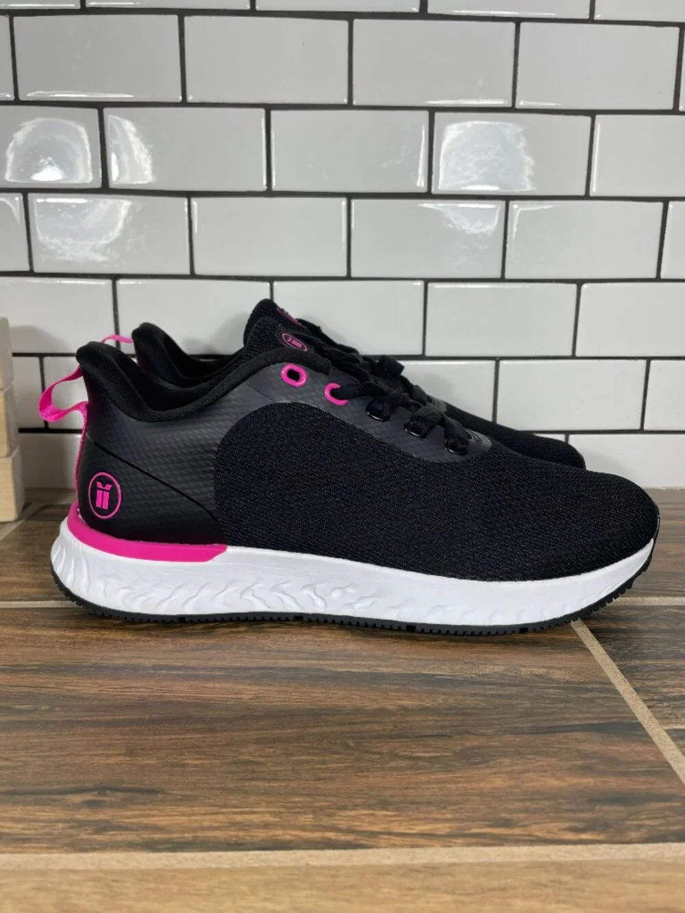 Tommaso Capri II Indoor Cycling Shoes Womens Size 10 Black Pink Biking Sneaker